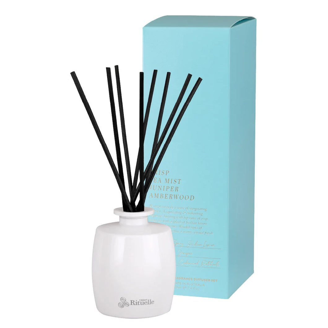 Crisp Sea Mist, Juniper, Amberwood
Fragrance Diffuser Set | 220ml